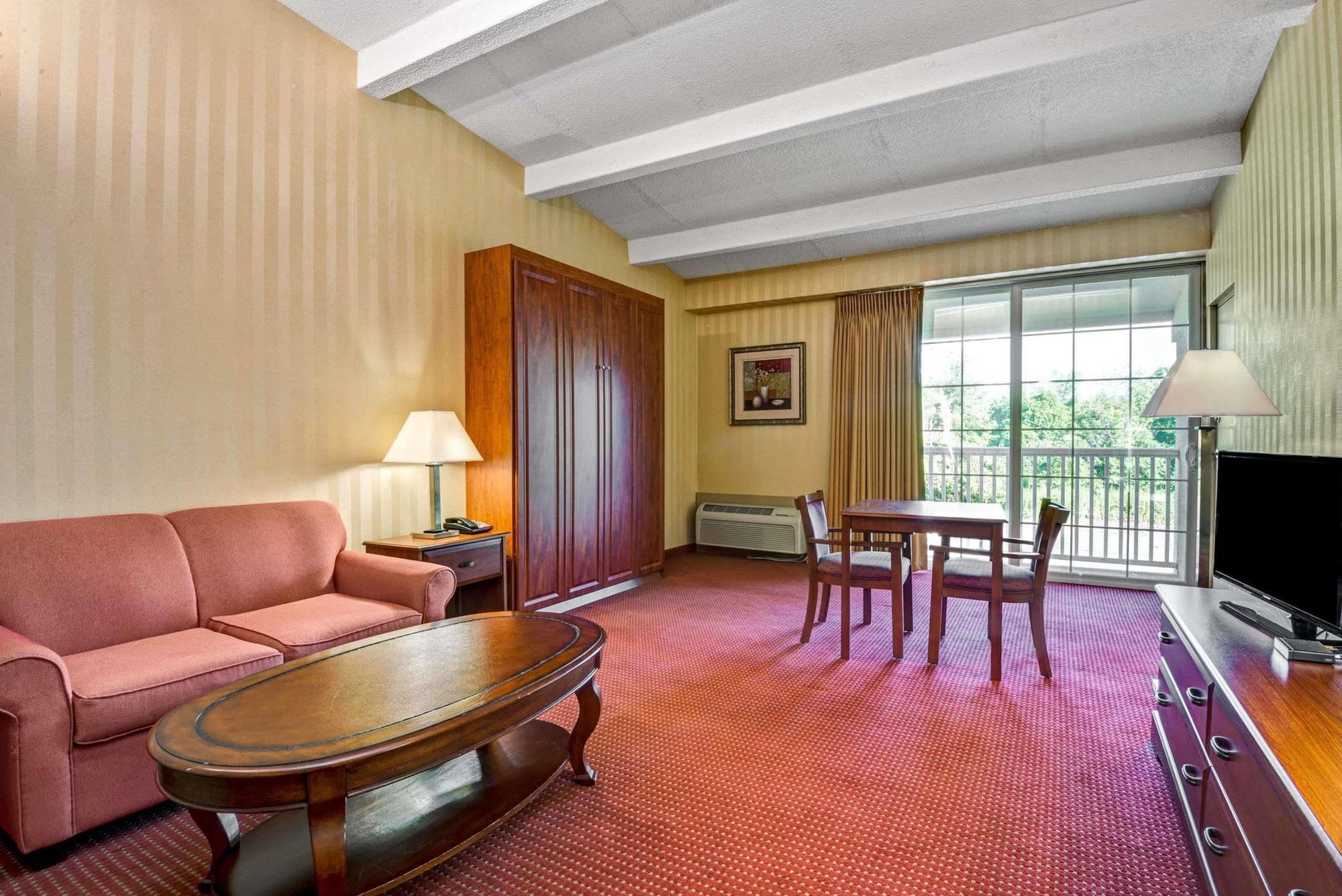 Homespring Inn & Studios - Hartford South - Rocky Hill Buitenkant foto