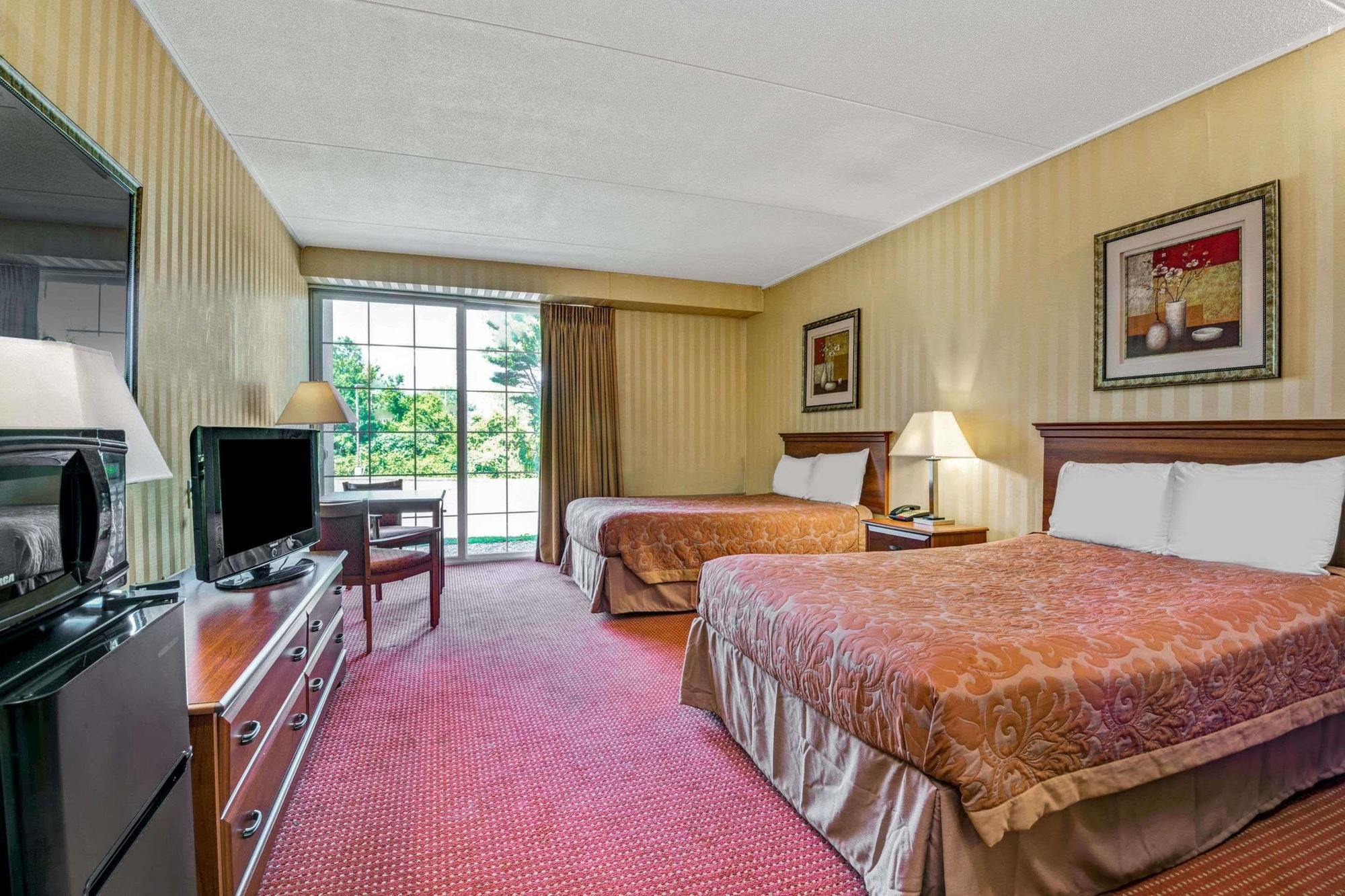 Homespring Inn & Studios - Hartford South - Rocky Hill Buitenkant foto