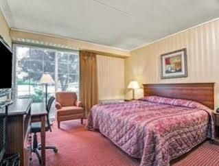 Homespring Inn & Studios - Hartford South - Rocky Hill Buitenkant foto